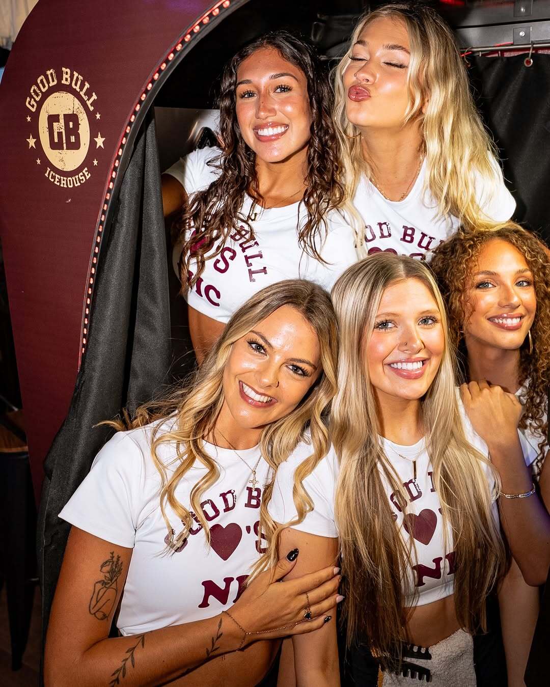 Goodbull girls posing